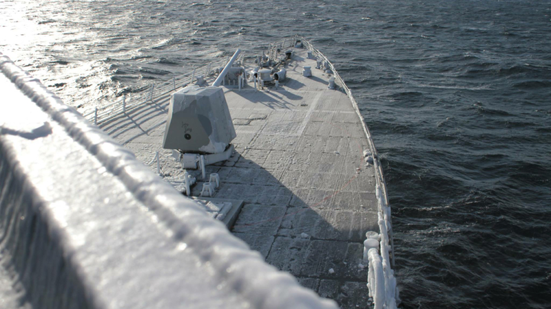 Illustration for article titled USS Mustin Turns Into A Popsicle While Sailing Through The Sea Of Japan